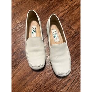 Ros Hommerson Womens White Leather Square Toe Loafers H23215 Size 9M